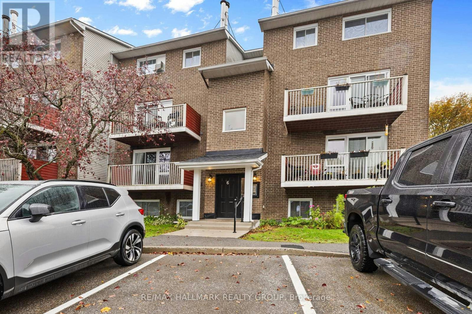605-1589 St Bernard Street, Ottawa, ON, K1T 3H9 - 2