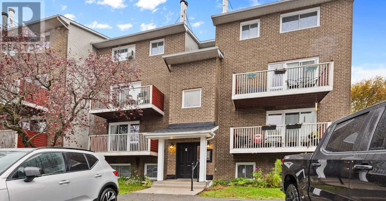 605-1589 St Bernard Street, Ottawa, ON, K1T 3H9 - 2