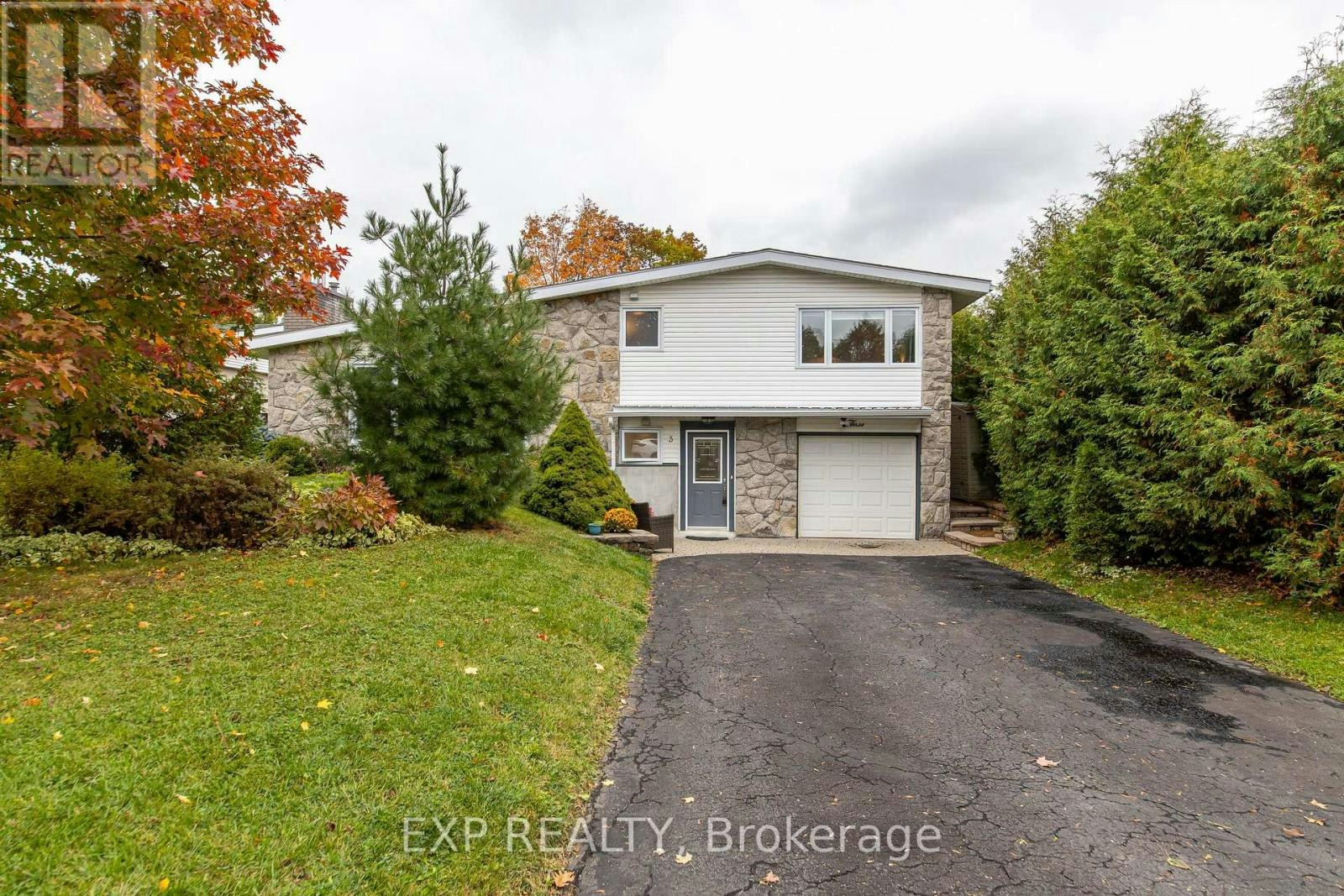 3 Welkin Crescent, Ottawa, ON, K2E 5M4