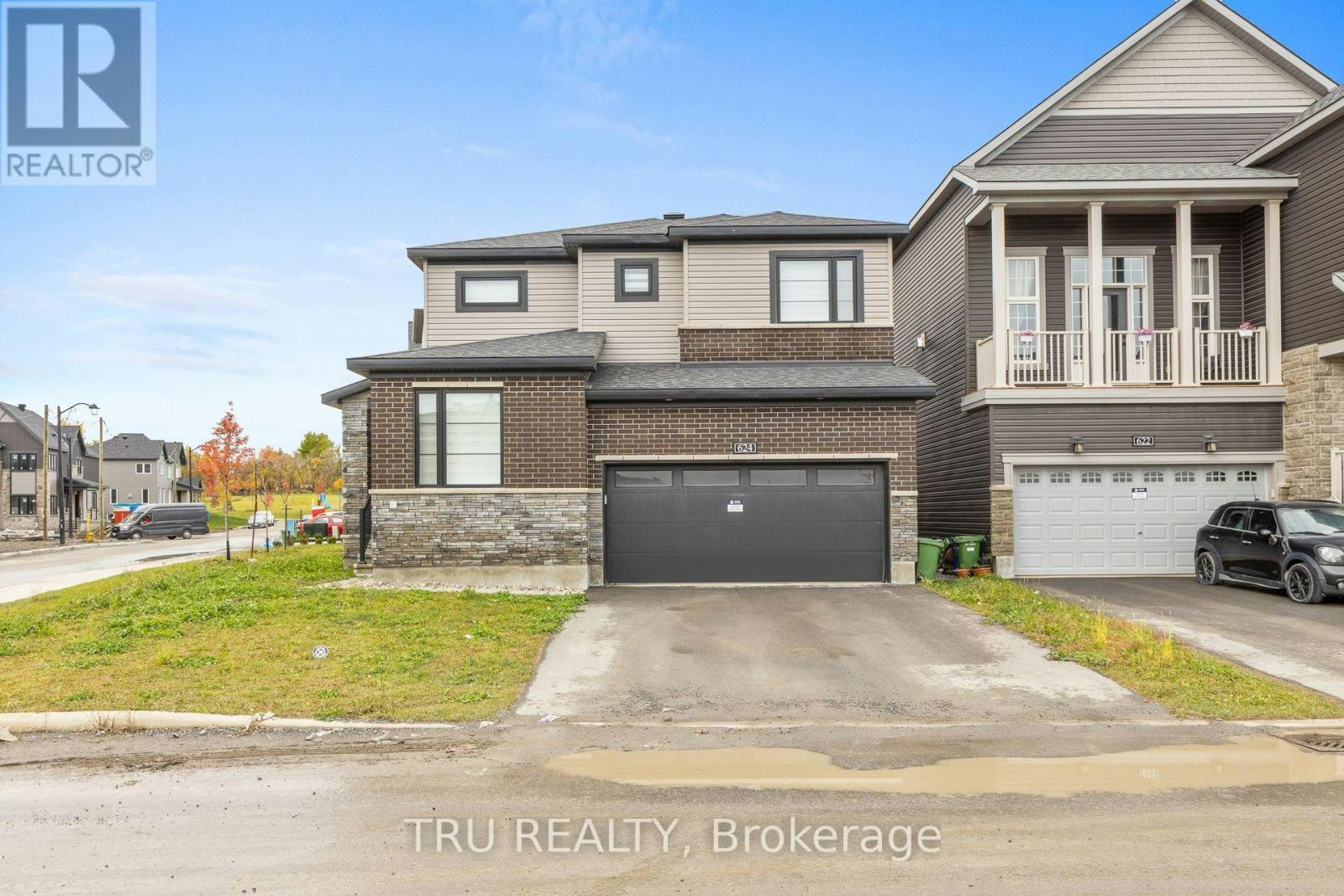 624 Galarneau Way, Ottawa, ON, K2W 0M1