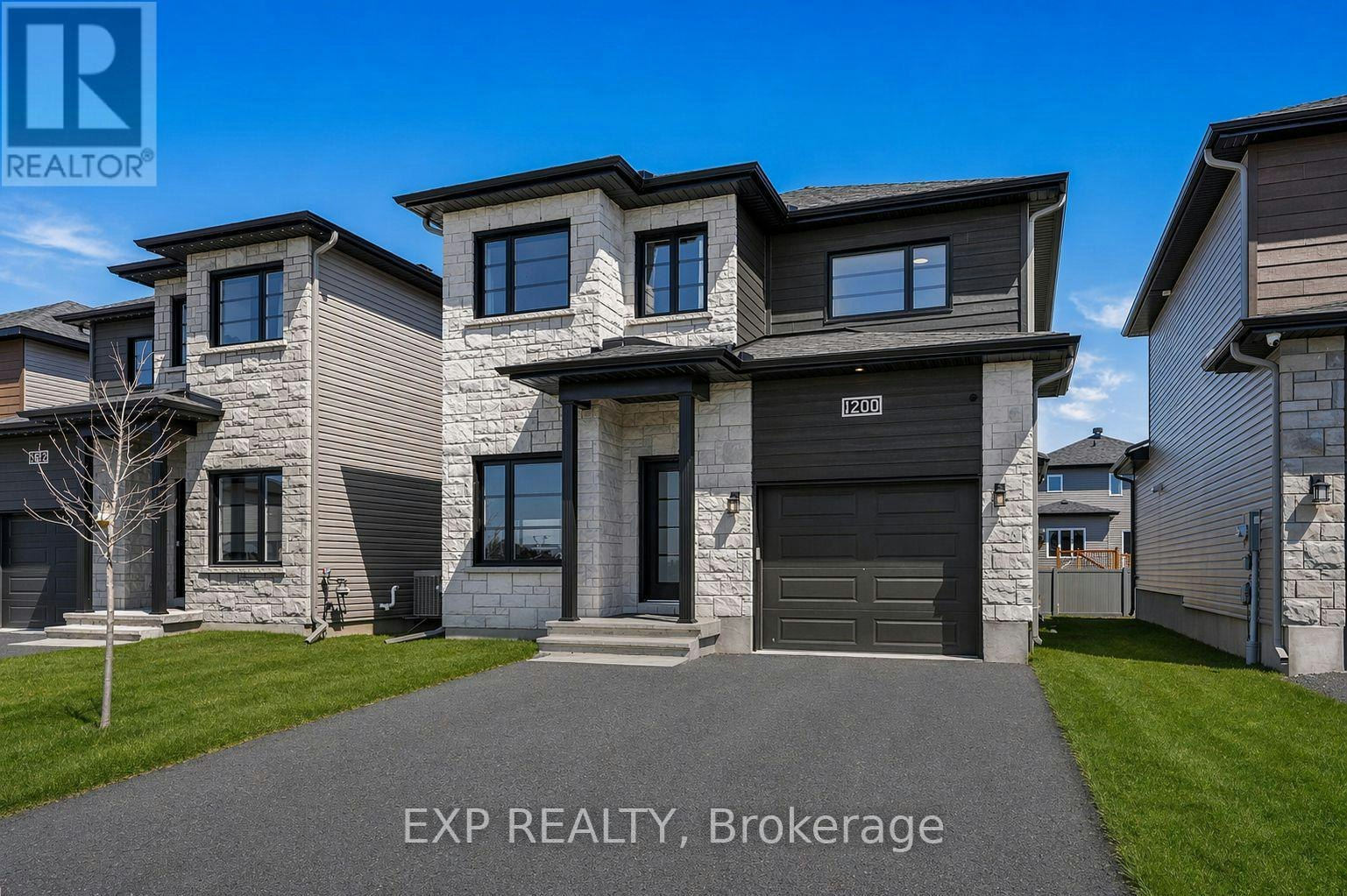 1200 Montblanc Crescent, Russell, ON, K0A 1W0