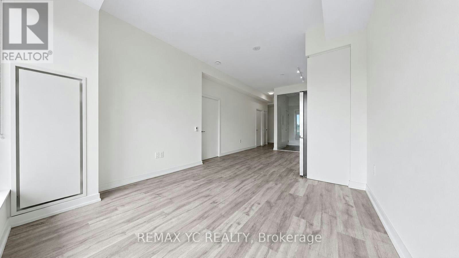 411-8 Olympic Garden Drive, Toronto, ON, M2M 0B9 - 4