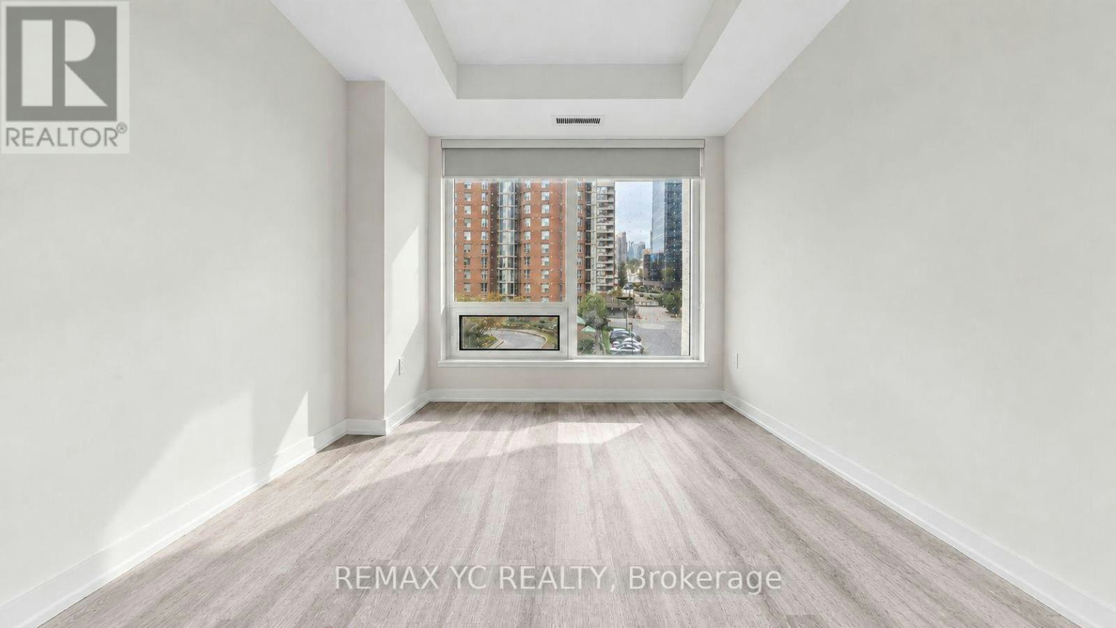 411-8 Olympic Garden Drive, Toronto, ON, M2M 0B9 - 5