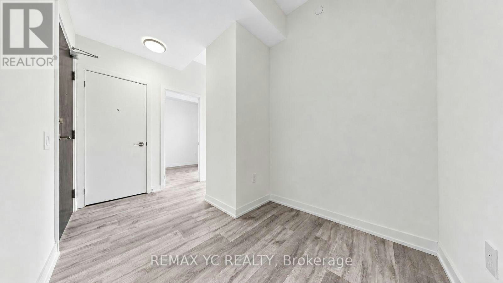 411-8 Olympic Garden Drive, Toronto, ON, M2M 0B9 - 13