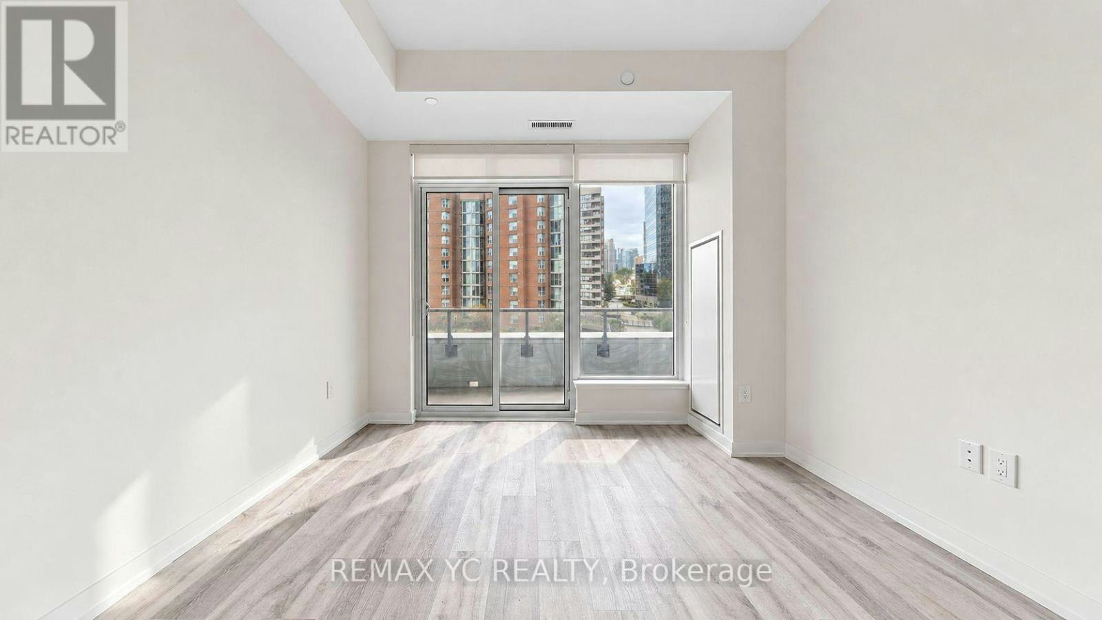 411-8 Olympic Garden Drive, Toronto, ON, M2M 0B9 - 3