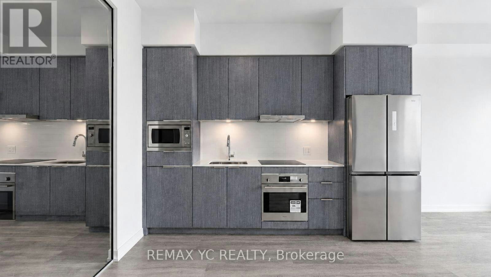 411-8 Olympic Garden Drive, Toronto, ON, M2M 0B9 - 2