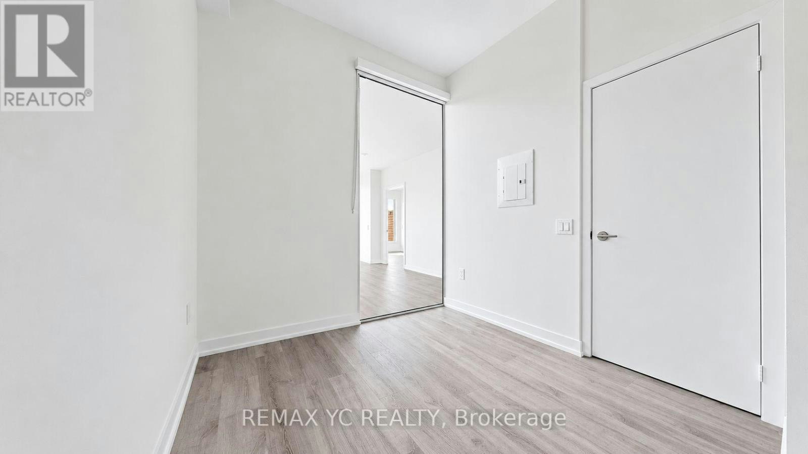411-8 Olympic Garden Drive, Toronto, ON, M2M 0B9 - 9