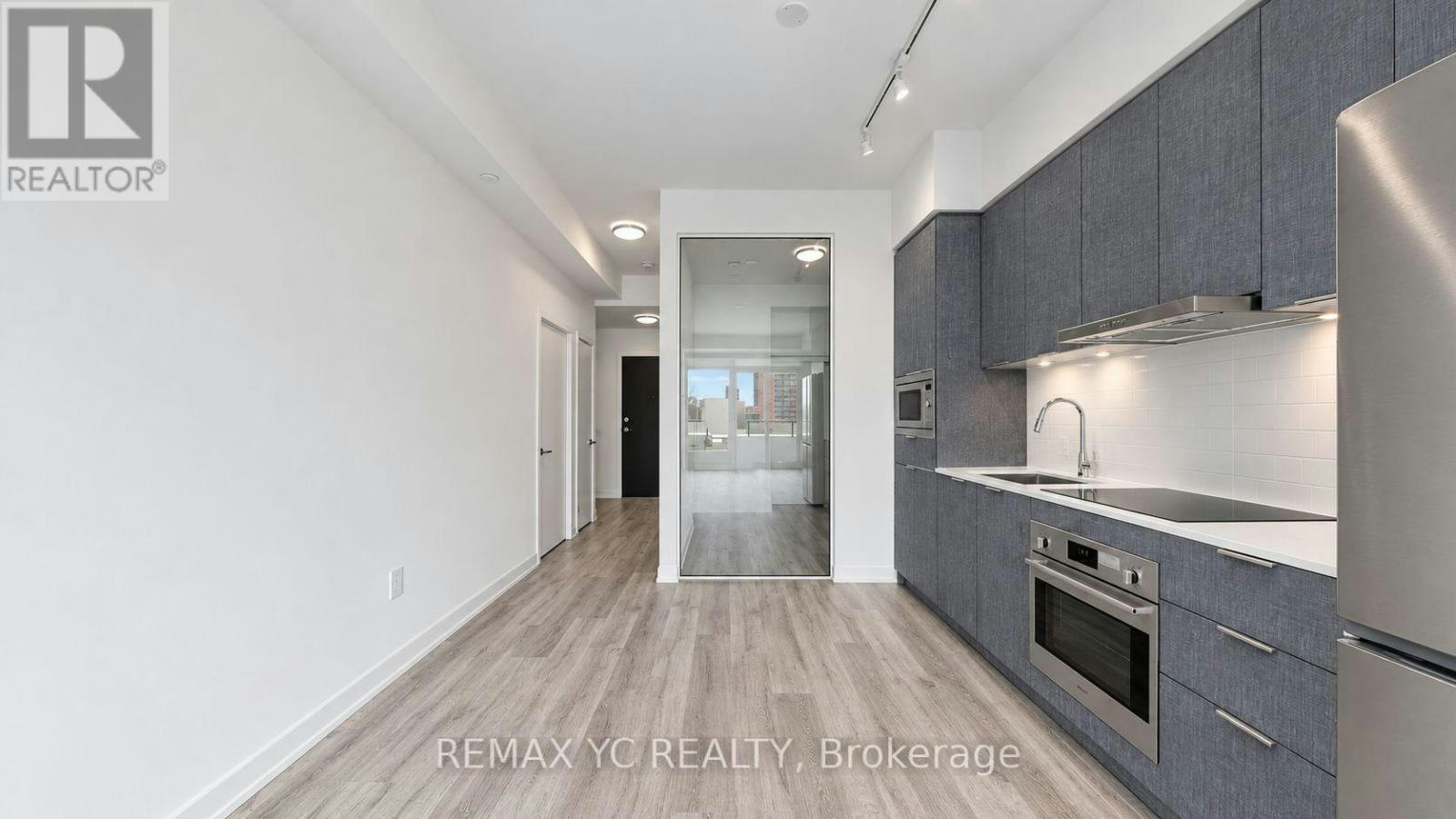 411-8 Olympic Garden Drive, Toronto, ON, M2M 0B9 - 7
