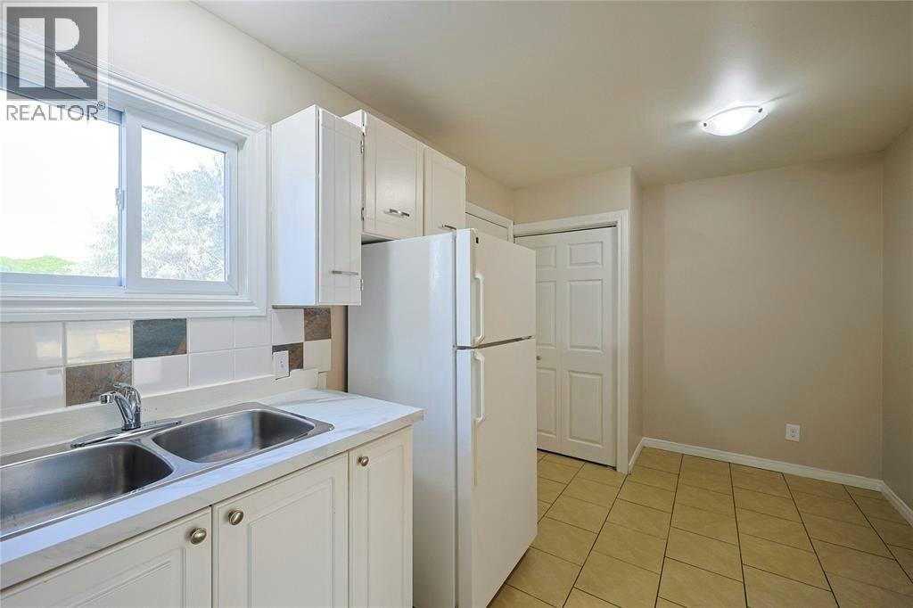 253 Hampton Avenue, Sarnia, ON, N7S 4Z2 - 9
