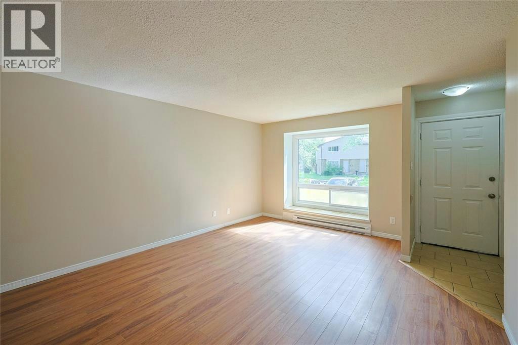 253 Hampton Avenue, Sarnia, ON, N7S 4Z2 - 4
