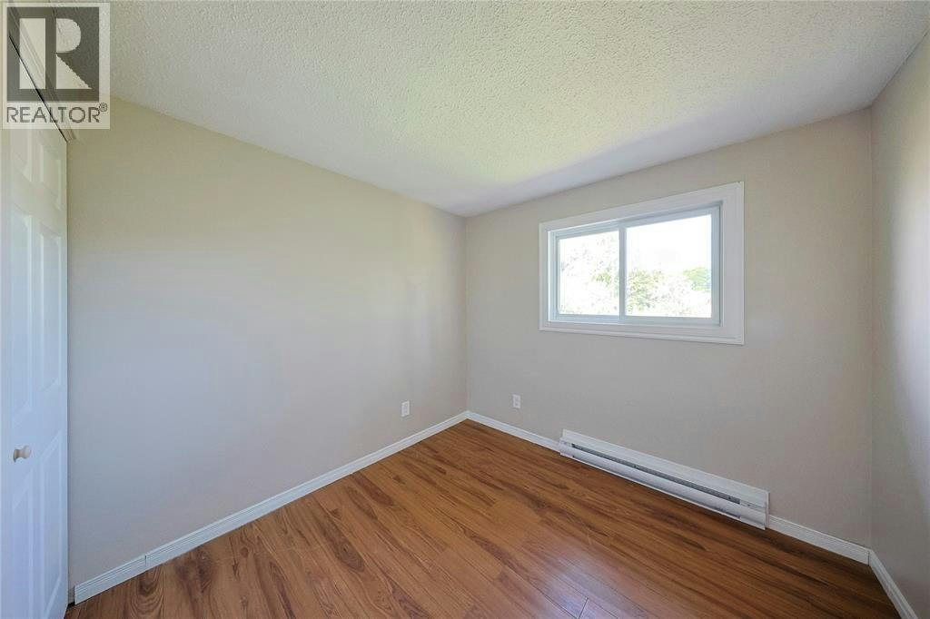 253 Hampton Avenue, Sarnia, ON, N7S 4Z2 - 17