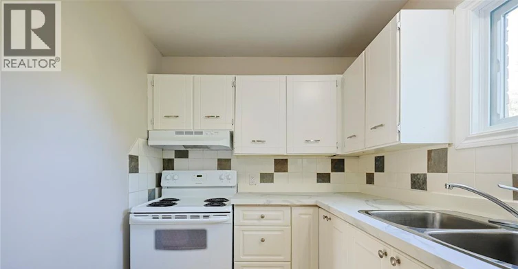 253 Hampton Avenue, Sarnia, ON, N7S 4Z2 - 8