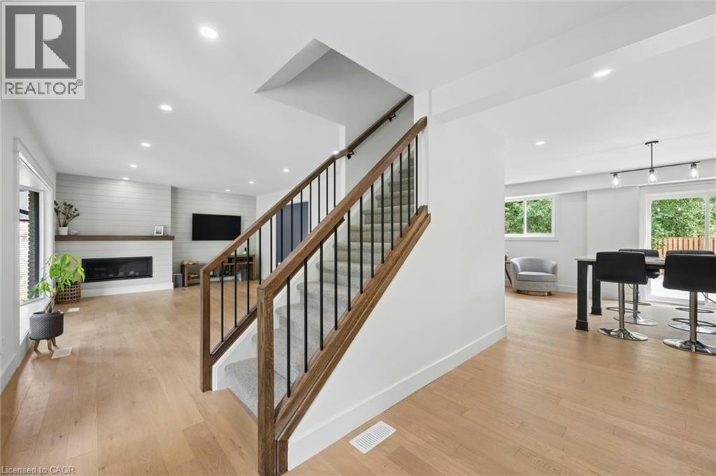 361 Coleridge Place, Waterloo, ON, N2L 2V7 - 2