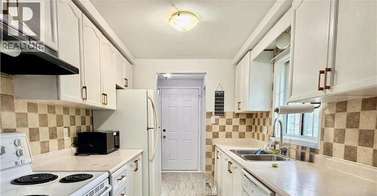 A-624 Settlersfield Court, Waterloo, ON, N2T 2K7 - 3