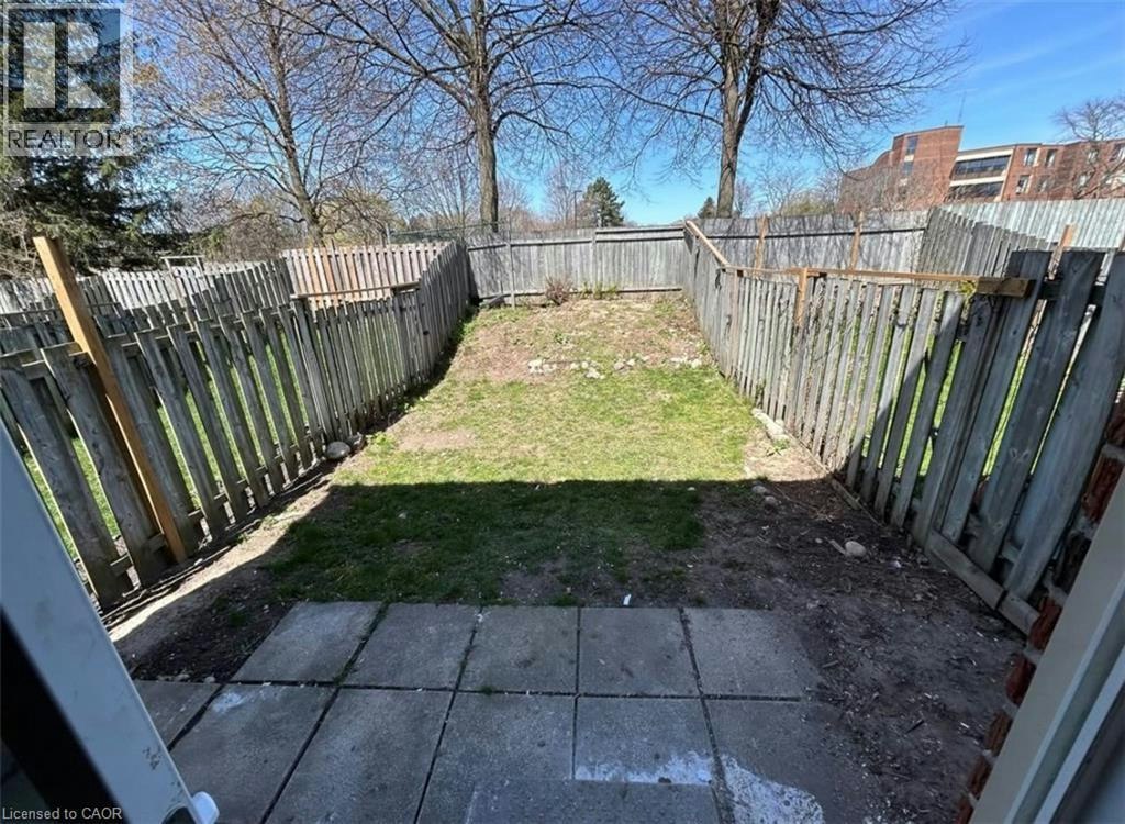 8-144 Jansen Avenue, Kitchener, ON, N2A 2L7 - 13