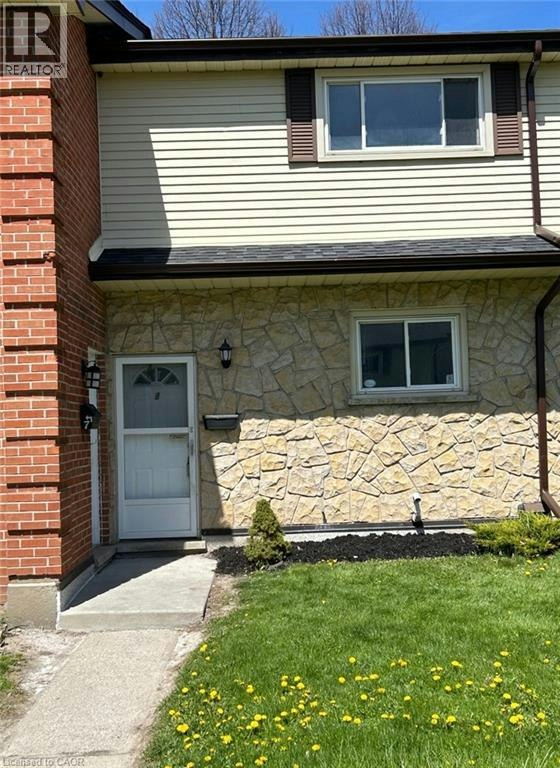 8-144 Jansen Avenue, Kitchener, ON, N2A 2L7