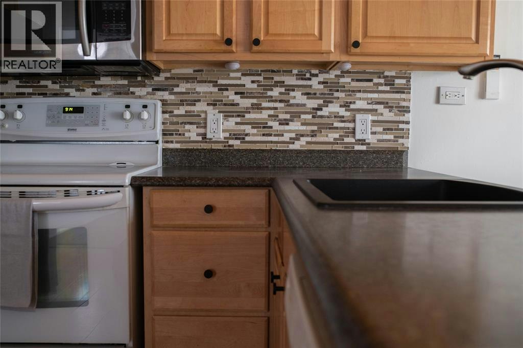 7424 Lakeshore Road, Lambton Shores, ON, N0N 1J3 - 7