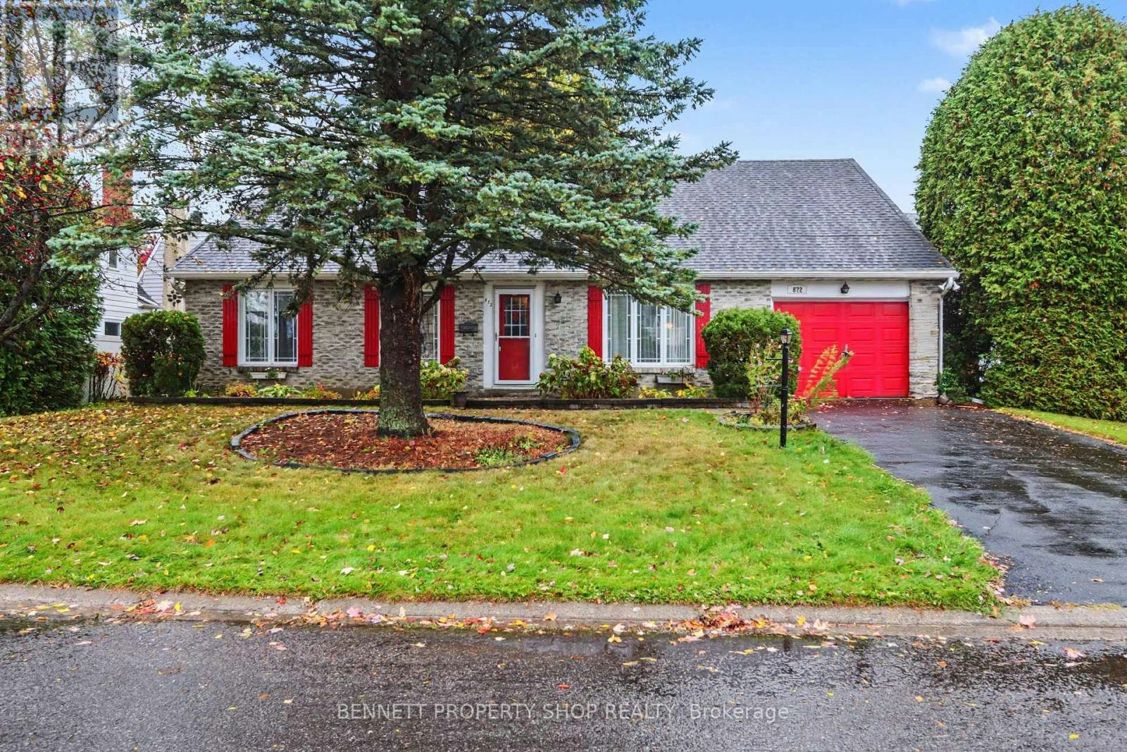 872 Lawnsberry Drive, Ottawa, ON, K1E 1X7