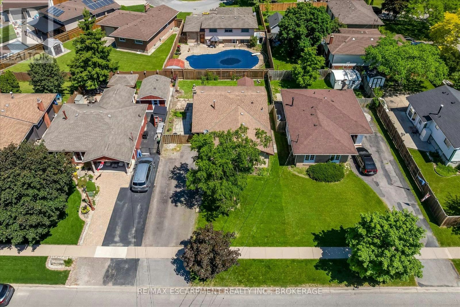 49 Grove Avenue, St. Catharines, ON, L2P 1C9 - 41