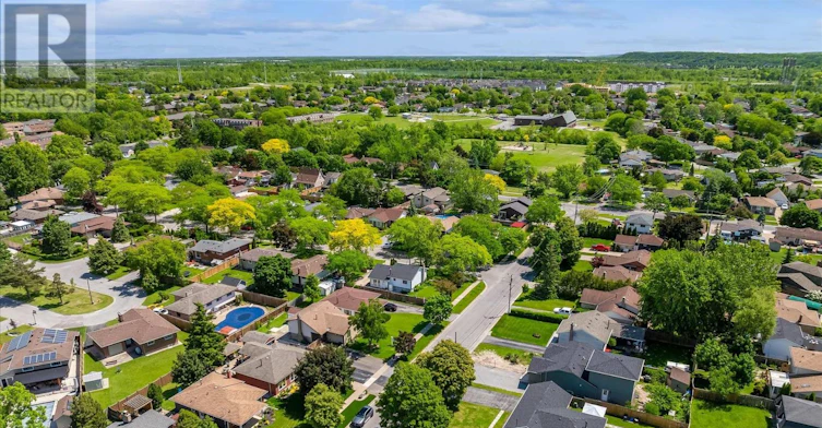 49 Grove Avenue, St. Catharines, ON, L2P 1C9 - 45