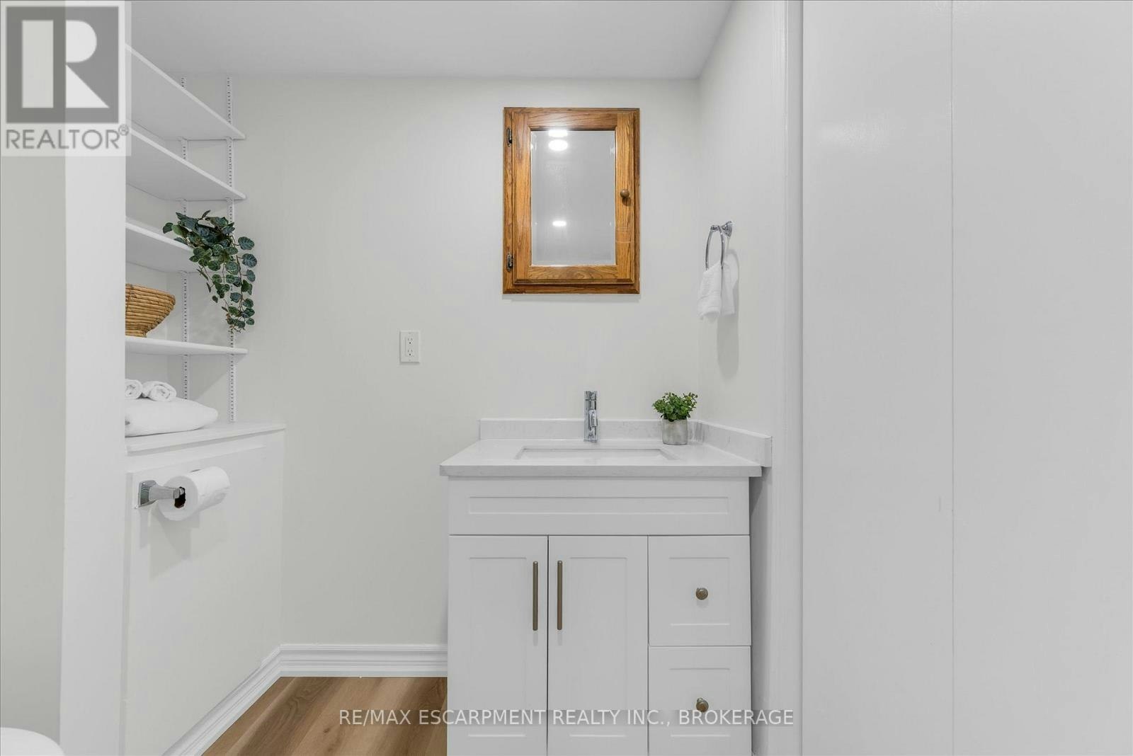 49 Grove Avenue, St. Catharines, ON, L2P 1C9 - 31