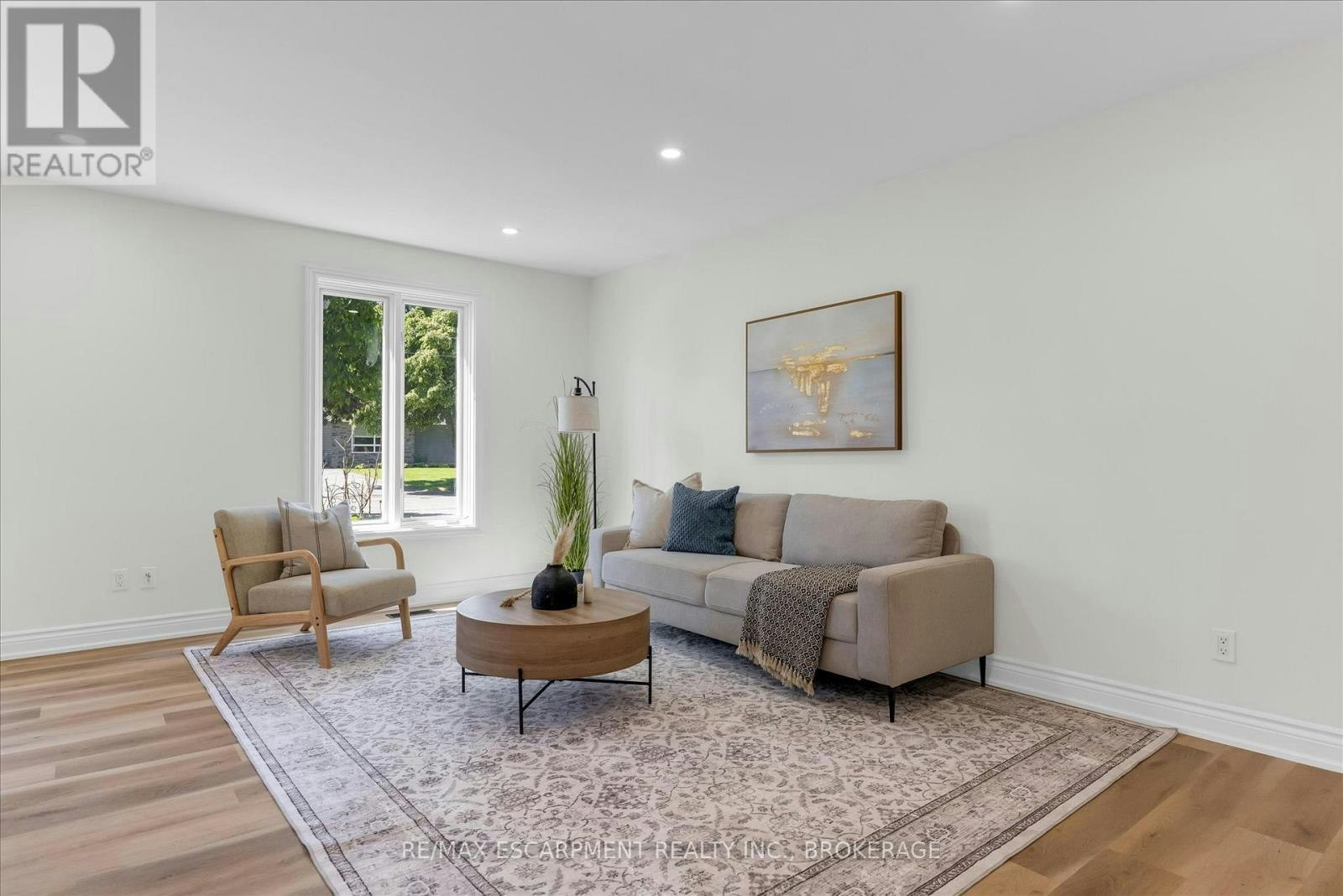 49 Grove Avenue, St. Catharines, ON, L2P 1C9 - 4