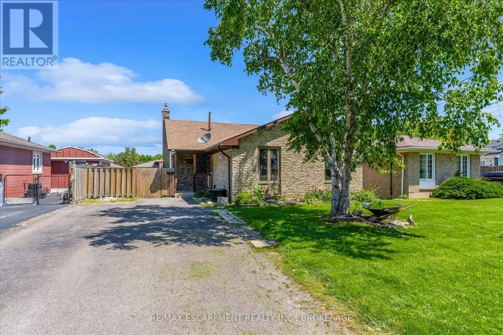 49 Grove Avenue, St. Catharines, ON, L2P 1C9 - 47