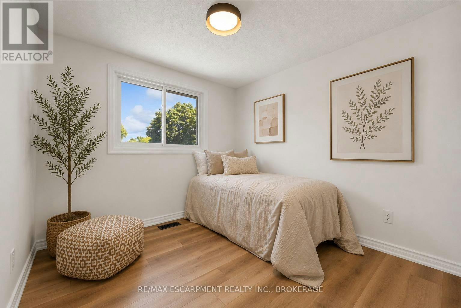 49 Grove Avenue, St. Catharines, ON, L2P 1C9 - 17
