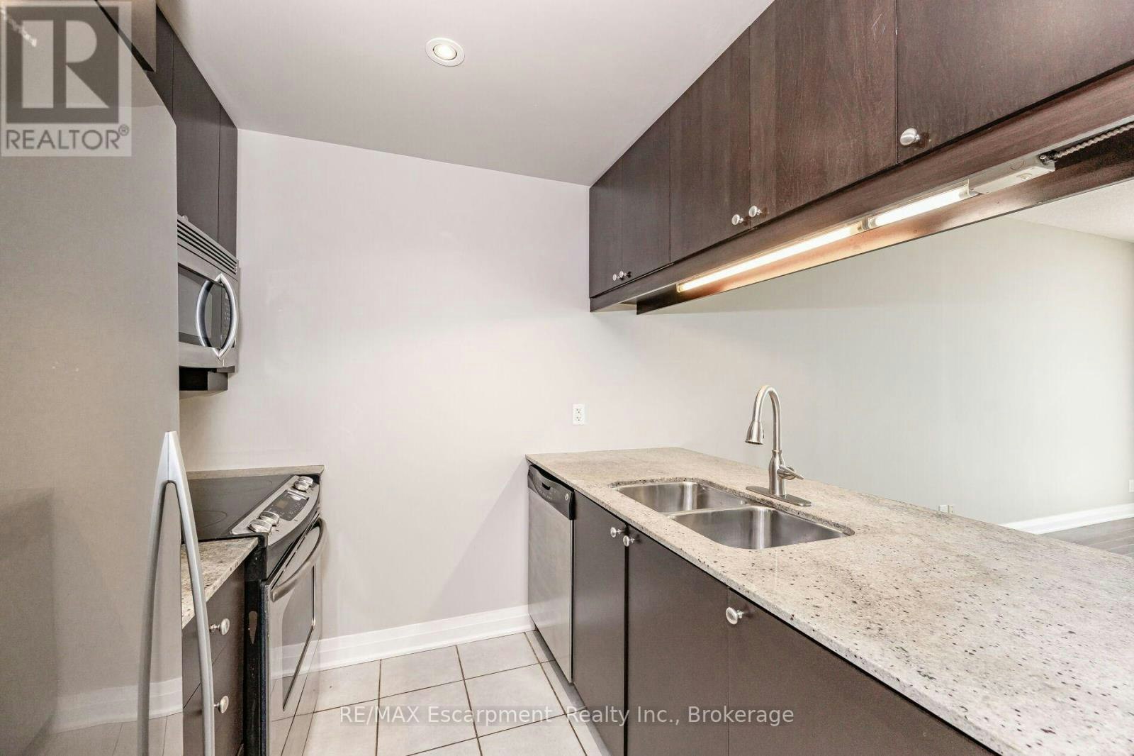 209-1055 Southdown Road, Mississauga, ON, L5J 0A3 - 11