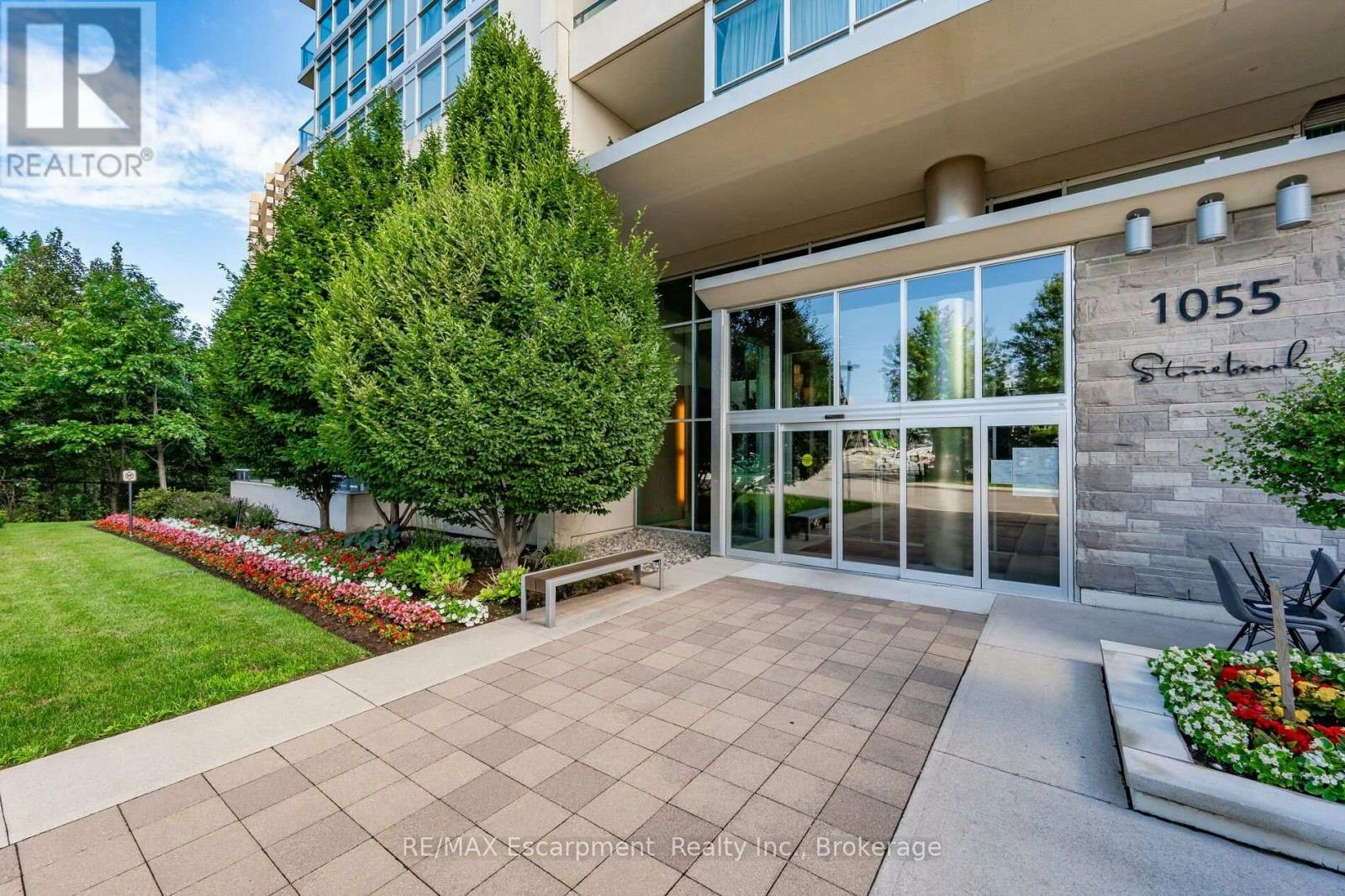 209-1055 Southdown Road, Mississauga, ON, L5J 0A3 - 2