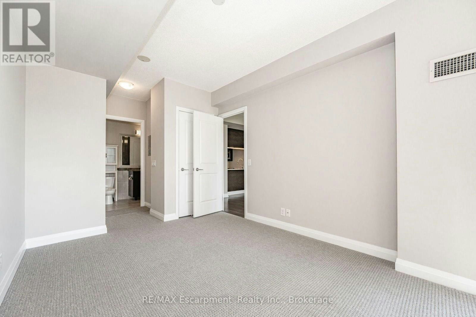 209-1055 Southdown Road, Mississauga, ON, L5J 0A3 - 21