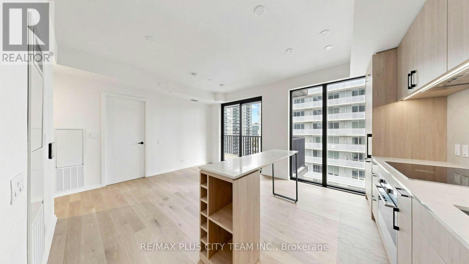 1010-109 Erskine Avenue, Toronto, ON, M4P 0G6 - 3