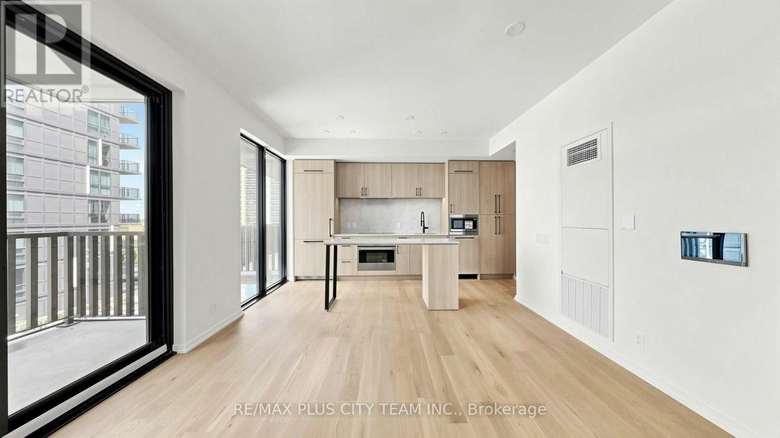 1010-109 Erskine Avenue, Toronto, ON, M4P 0G6 - 4