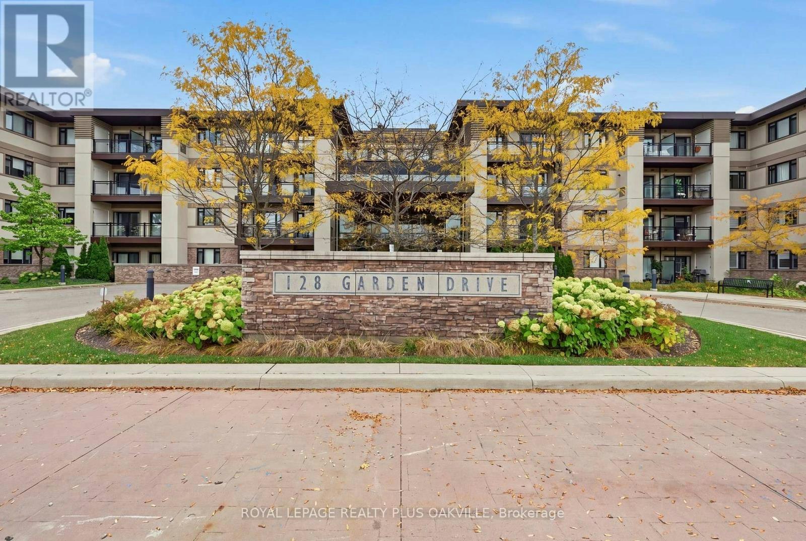 211-128 Garden Drive, Oakville, ON, L6K 0H7