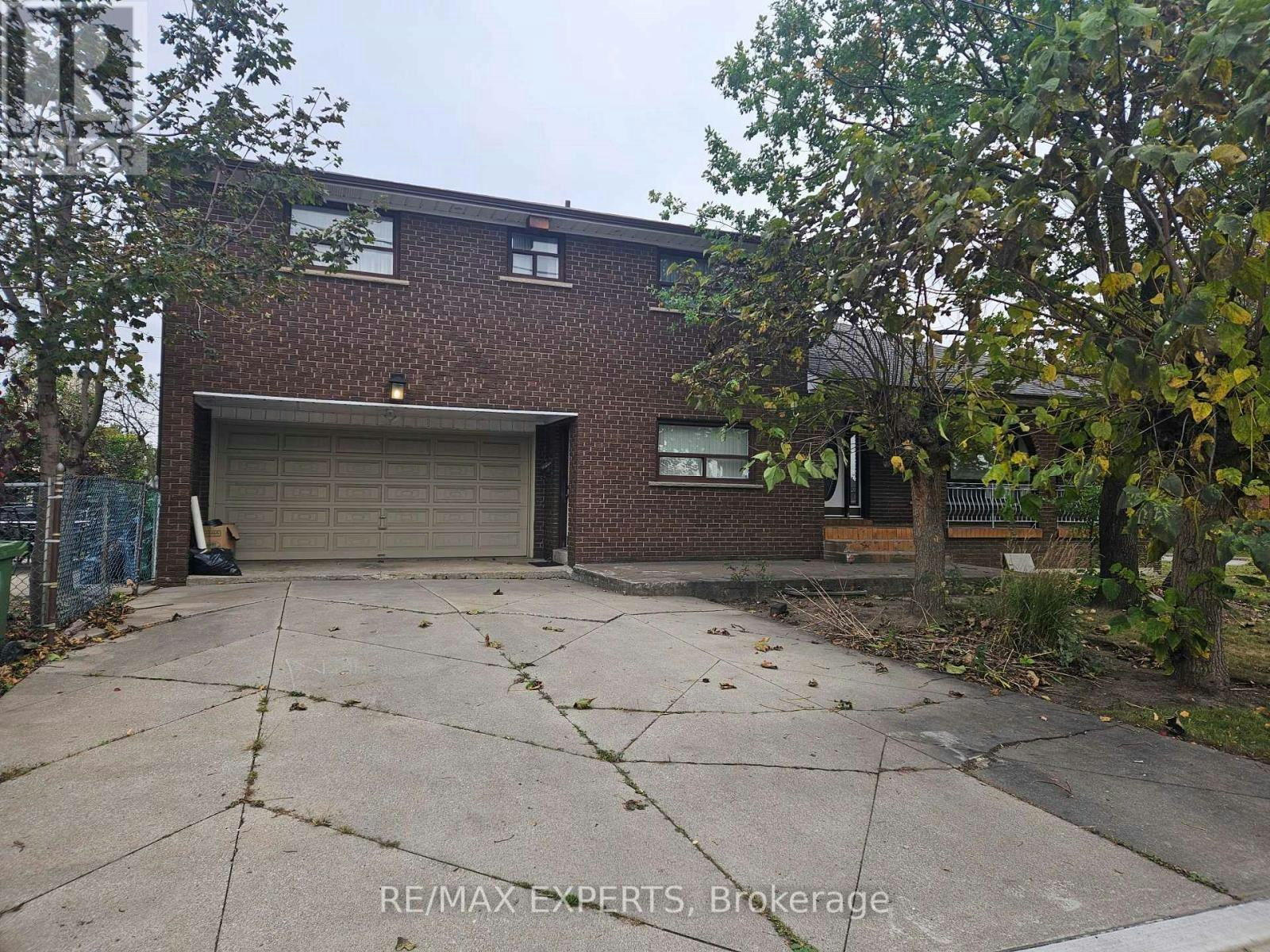 1 Byworth Boulevard, Toronto, ON, M9R 1W8