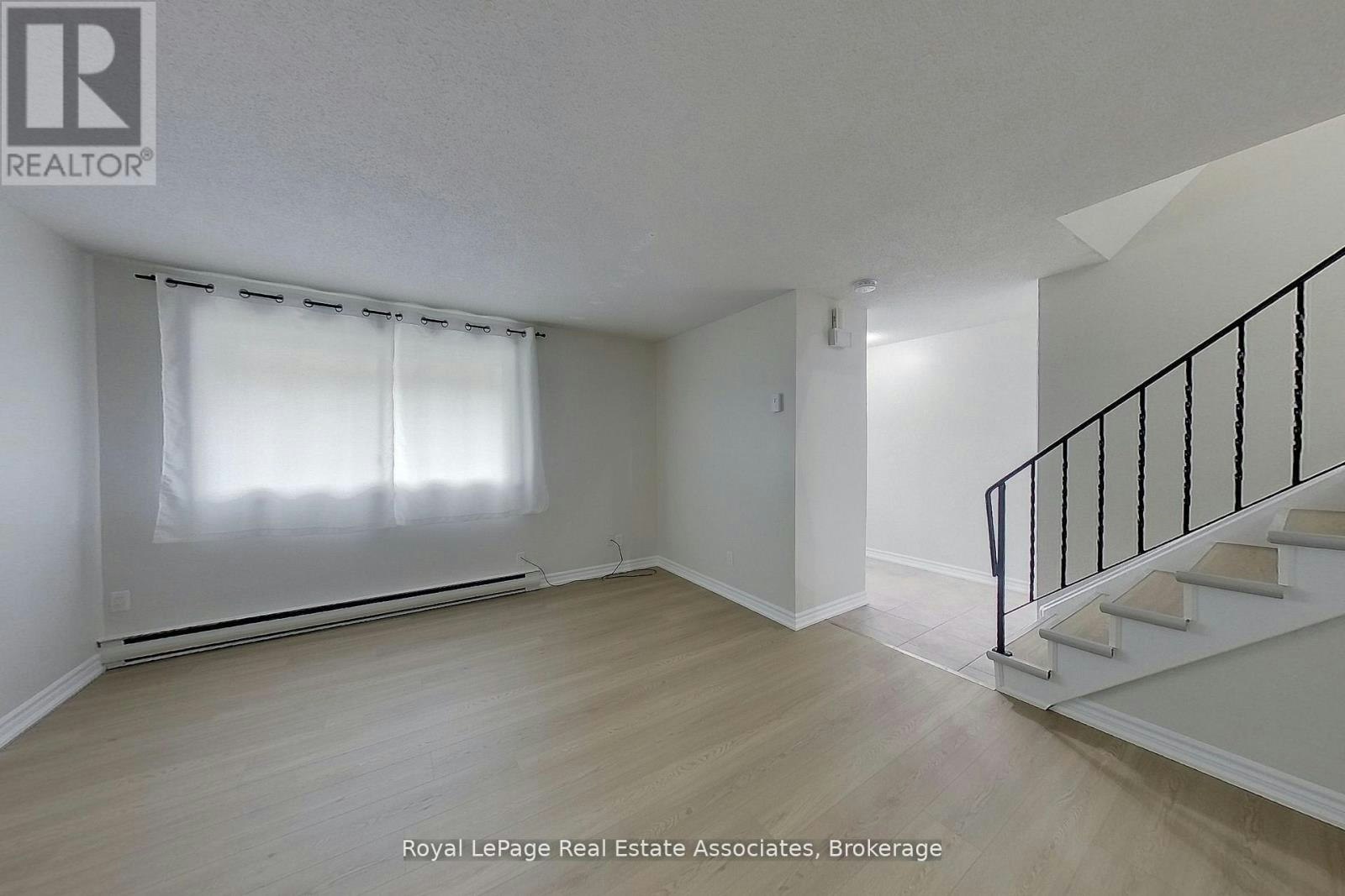 30-35 Breckenridge Drive, Kitchener, ON, N2B 3H5 - 17
