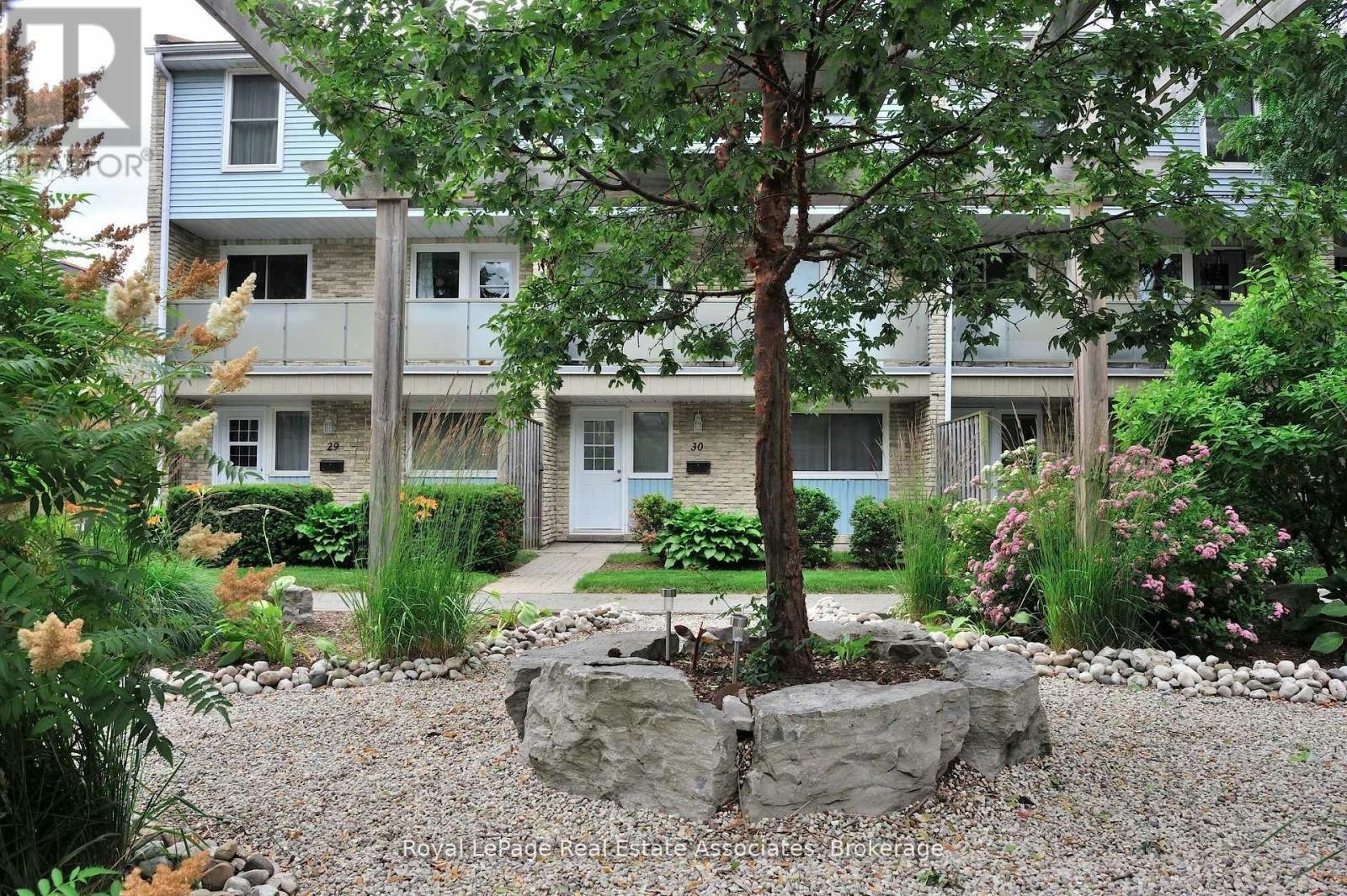 30-35 Breckenridge Drive, Kitchener, ON, N2B 3H5 - 3