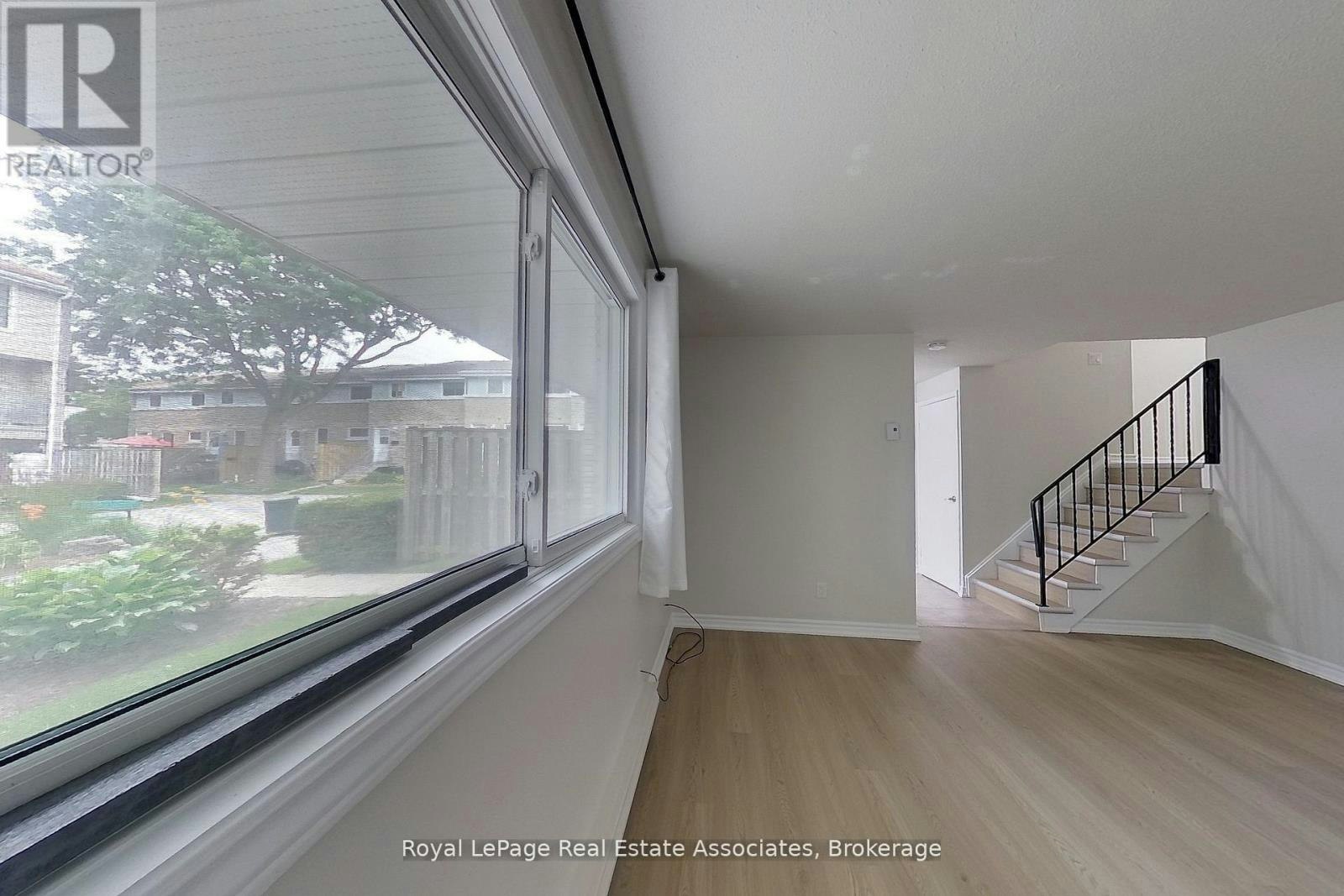 30-35 Breckenridge Drive, Kitchener, ON, N2B 3H5 - 11