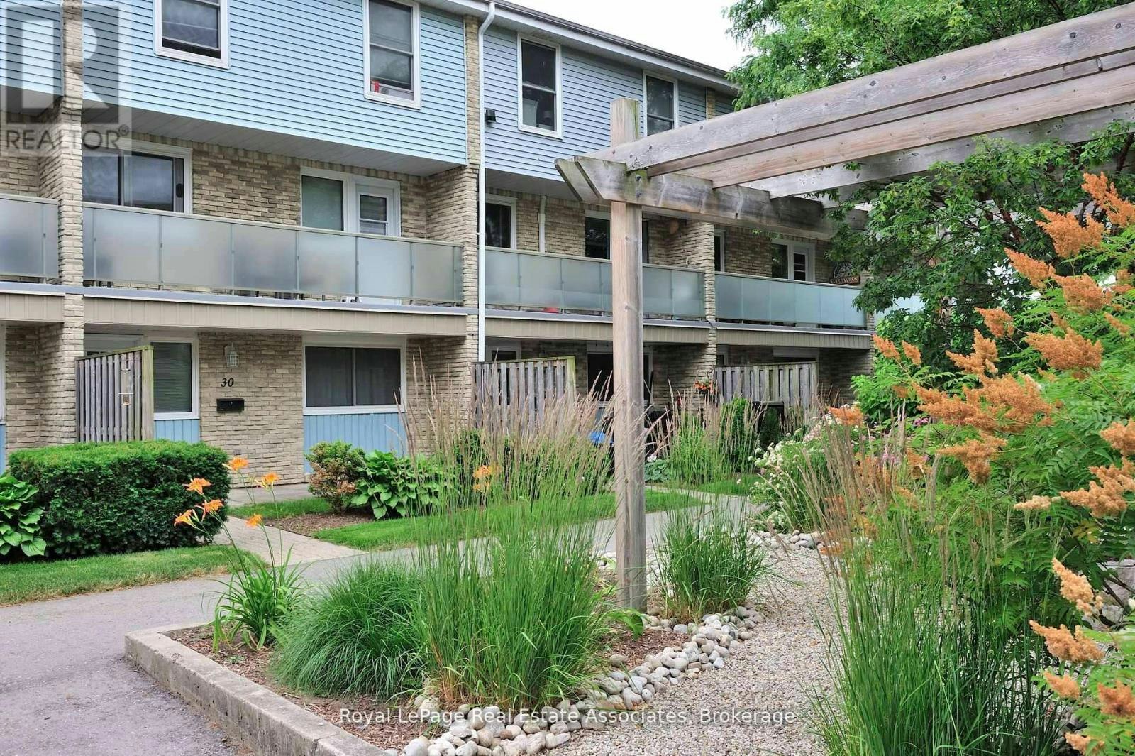 30-35 Breckenridge Drive, Kitchener, ON, N2B 3H5 - 2