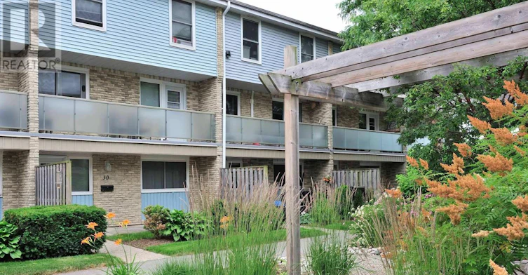 30-35 Breckenridge Drive, Kitchener, ON, N2B 3H5 - 2