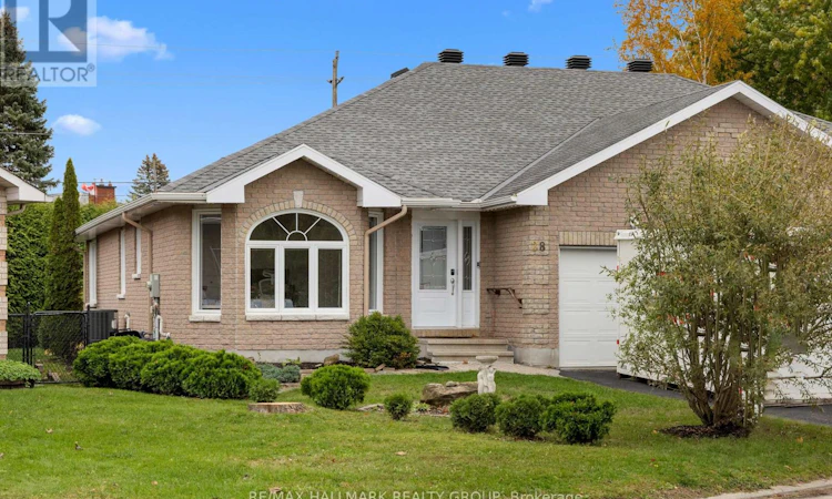 28 Dr Gordon Crescent