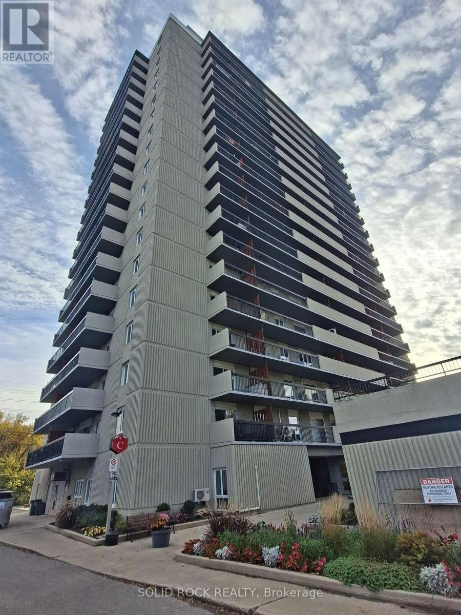1209 158c Mcarthur Avenue, Ottawa, ON, K1K 1H8