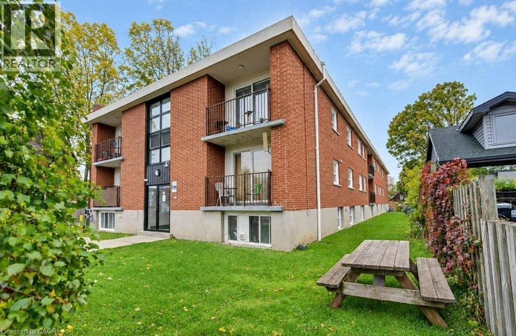199 Ahrens Street W, Kitchener, ON, N2H 4E1 - 3