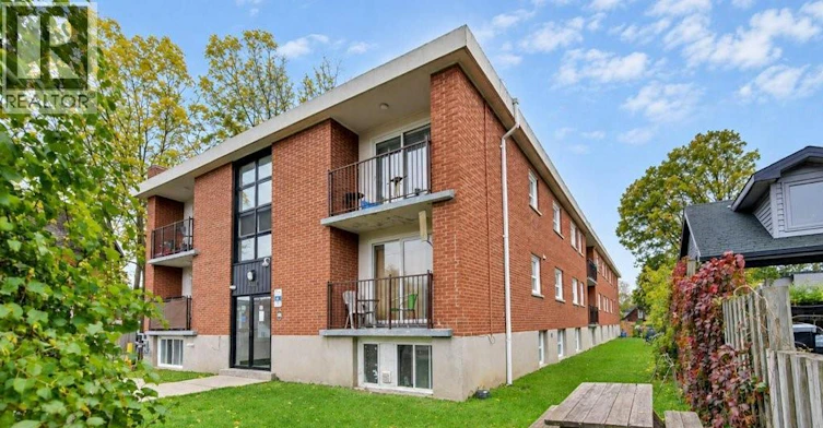 199 Ahrens Street W, Kitchener, ON, N2H 4E1 - 3