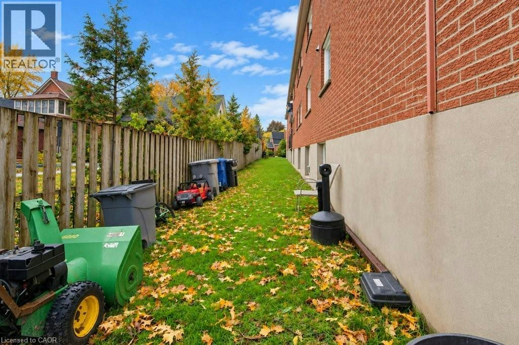 199 Ahrens Street W, Kitchener, ON, N2H 4E1 - 29