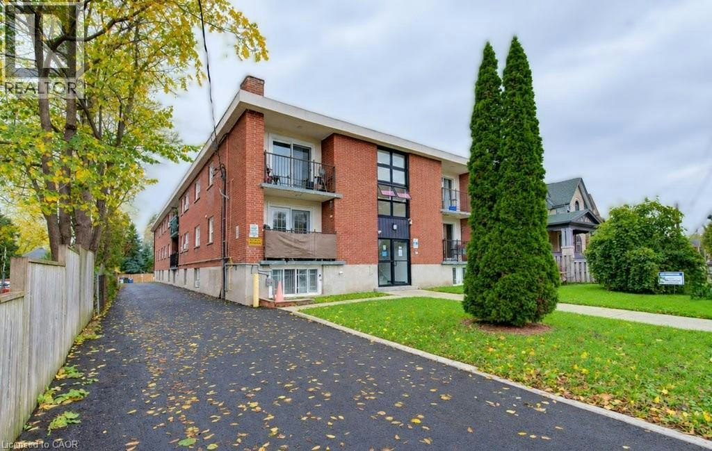 199 Ahrens Street W, Kitchener, ON, N2H 4E1 - 2