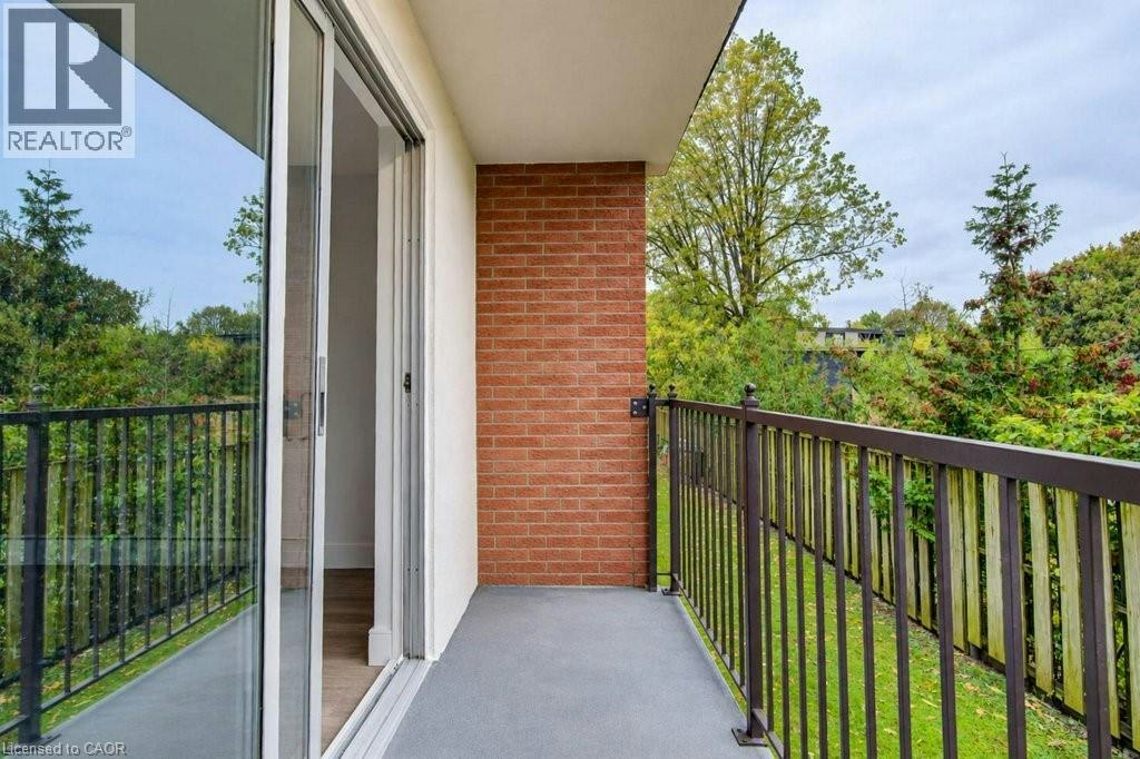 199 Ahrens Street W, Kitchener, ON, N2H 4E1 - 18