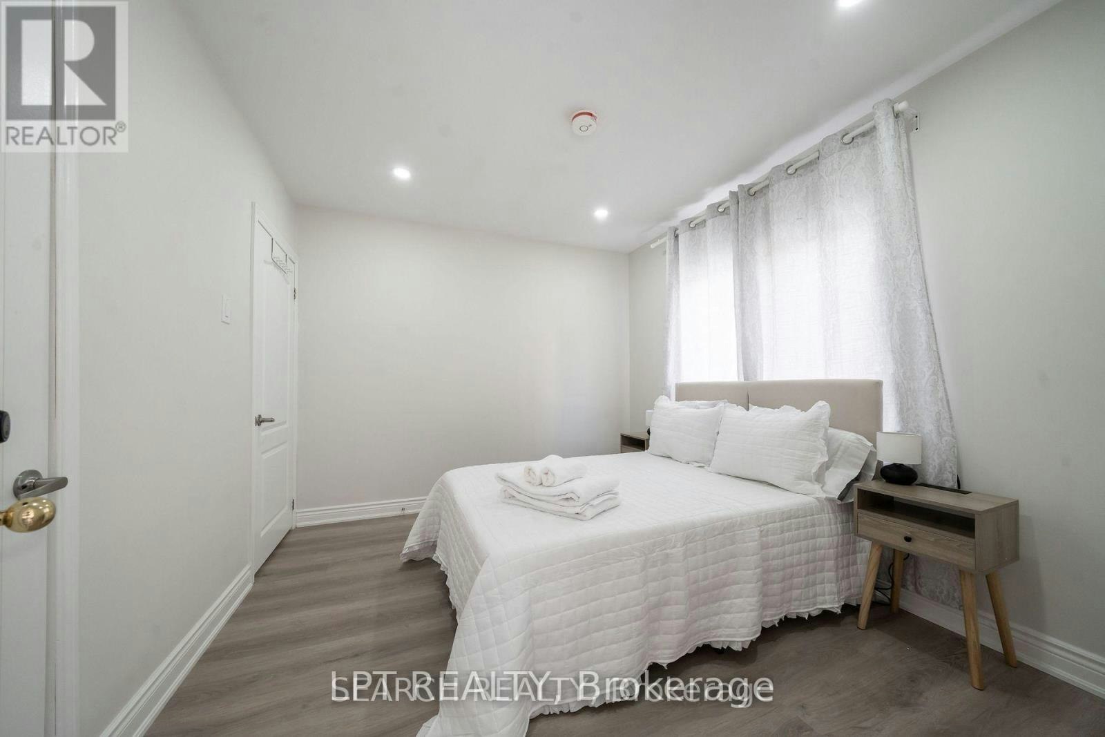 1079 Deta Road, Mississauga, ON, L5E 2R6 - 22