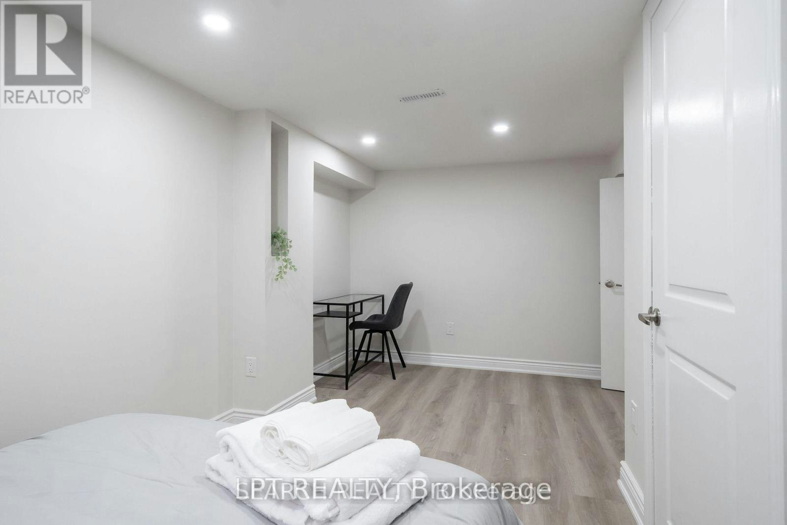 1079 Deta Road, Mississauga, ON, L5E 2R6 - 30