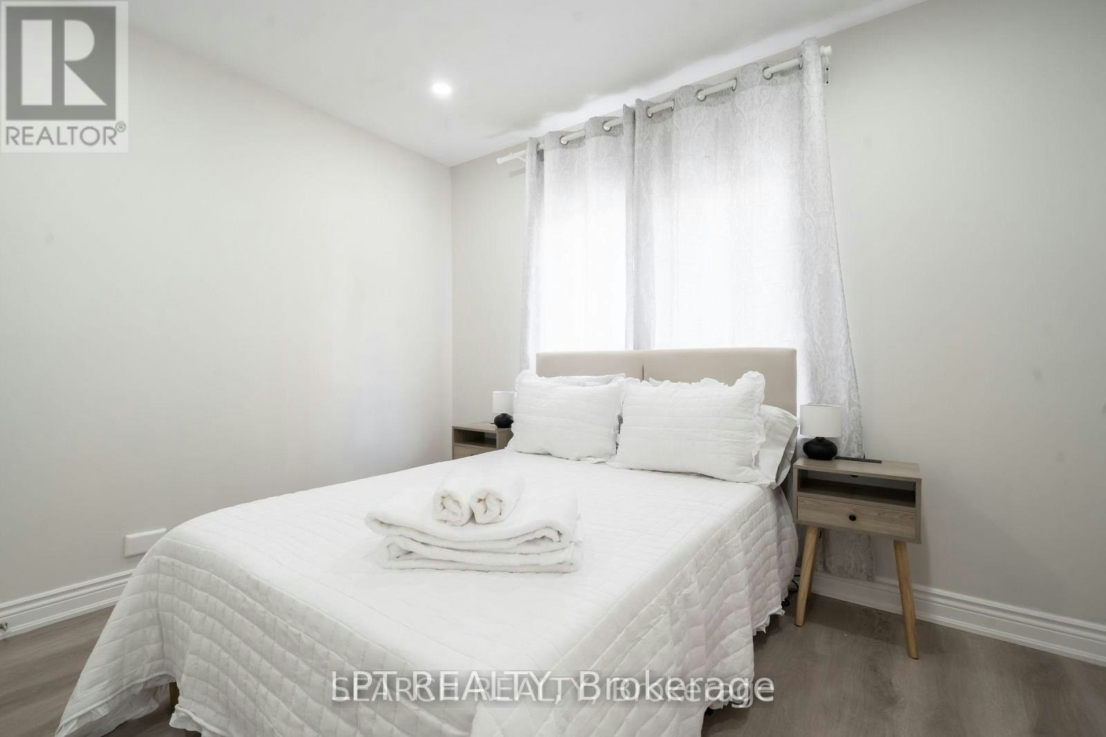 1079 Deta Road, Mississauga, ON, L5E 2R6 - 19